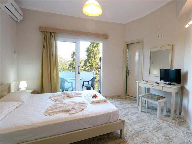Regina Hotel Kíssamos Dış mekan fotoğraf