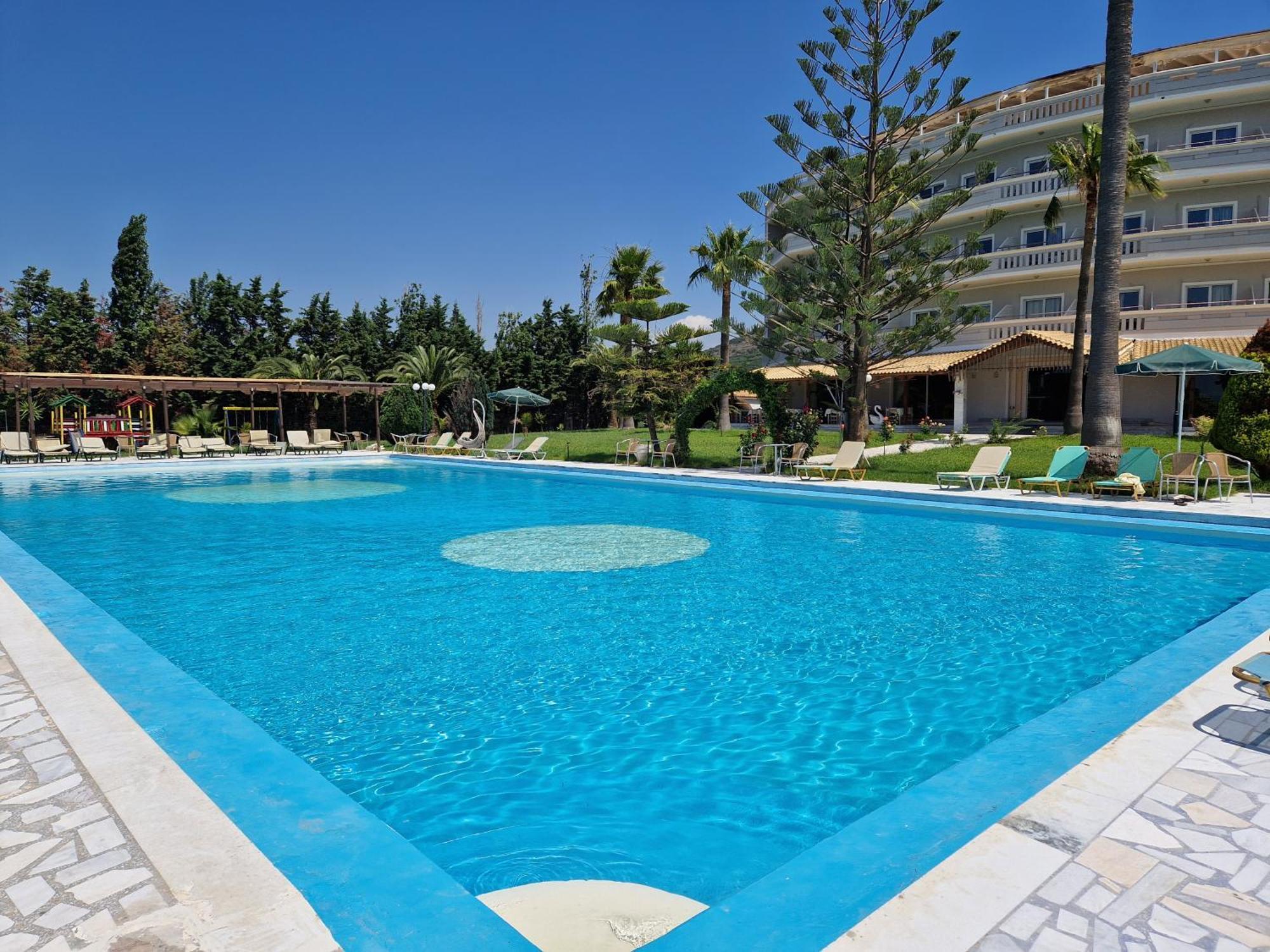 Regina Hotel Kíssamos Dış mekan fotoğraf