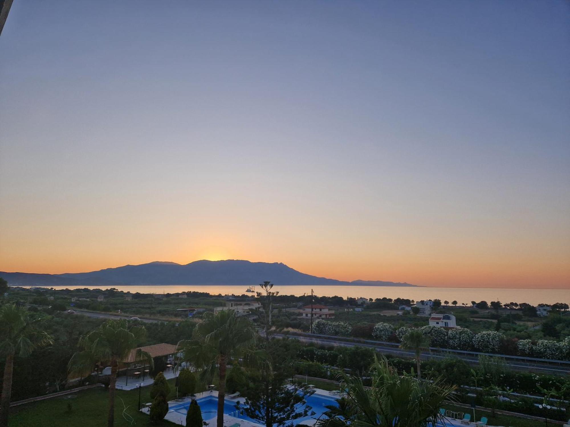 Regina Hotel Kíssamos Dış mekan fotoğraf