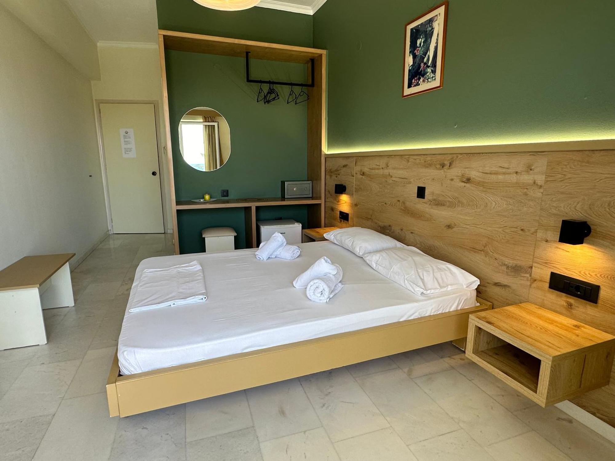 Regina Hotel Kíssamos Dış mekan fotoğraf